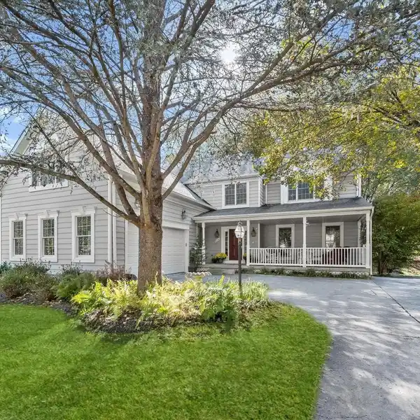 MODEL HOME ELEGANCE IN RIVER HILL RETREAT