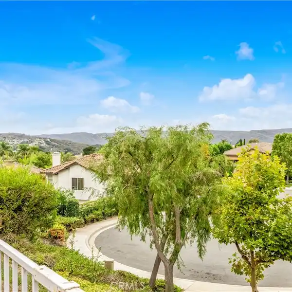 BEAUTIFUL HOME IN DESIRABLE PACIFIC RIDGE