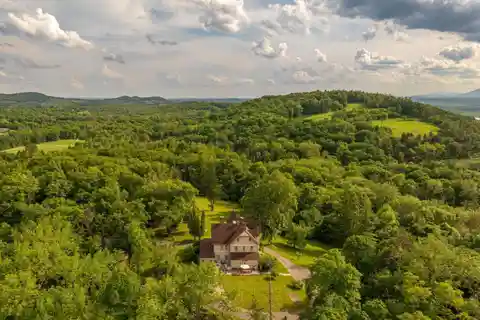 Magnificent Estate in Picturesque Hudson