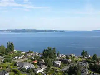 Elegant Entertainer’s Dream with Scenic Vistas