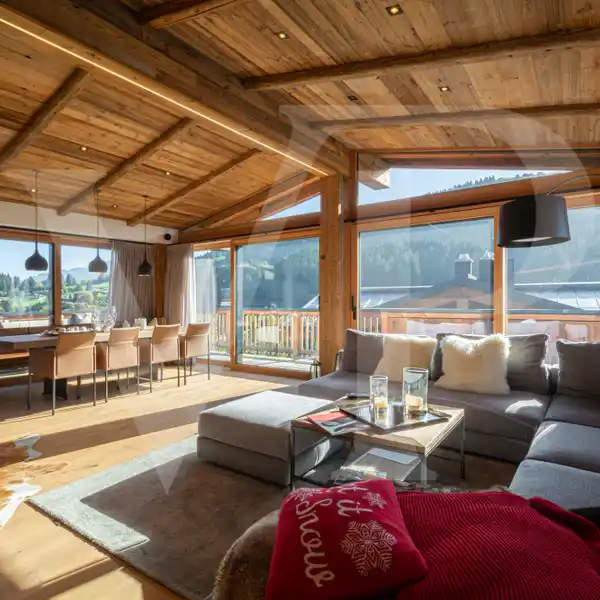 ALPINE CHALET WITH FANTASTIC MOUNTAIN VIEWS