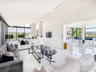 3 Bedroom Apartment for Sale in Melrose North