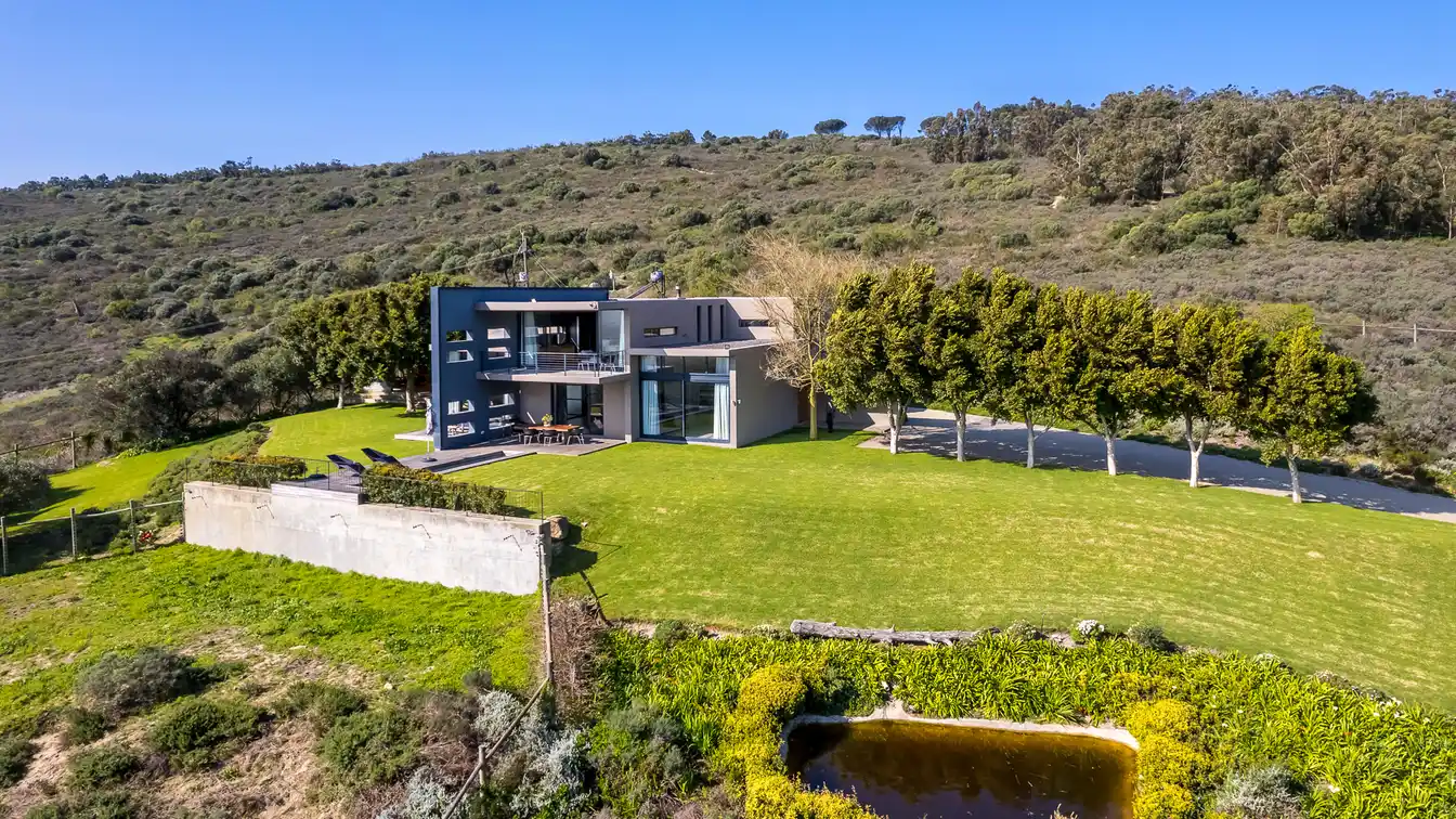 Luxury Villa on a Exquisite Peace of Land