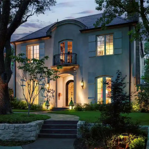 SOPHISTICATED TRANSITIONAL FRENCH STYLE IN HIGHLAND PARK