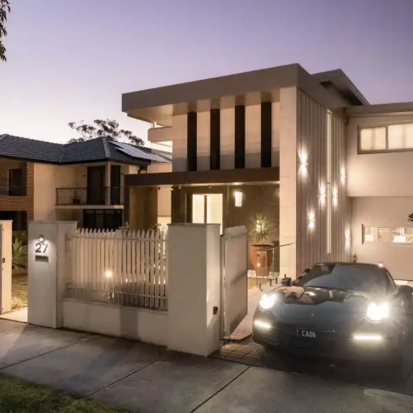 LANDMARK RESIDENCE WITH CONTEMPORARY PRESTIGE