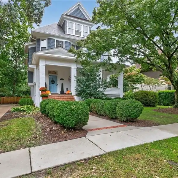 TIMELESS CRAFTSMANSHIP WITH MODERN LUXURY