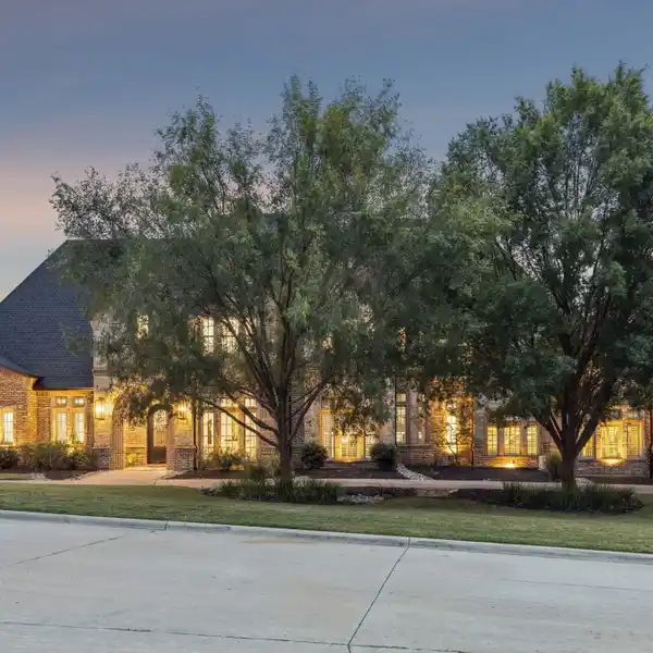 IMMACULATE HOME IN THE COVETED RESERVE OF SOUTHLAKE