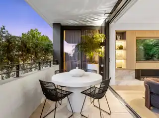 Sculptural Serenity Meets Urban Sophistication