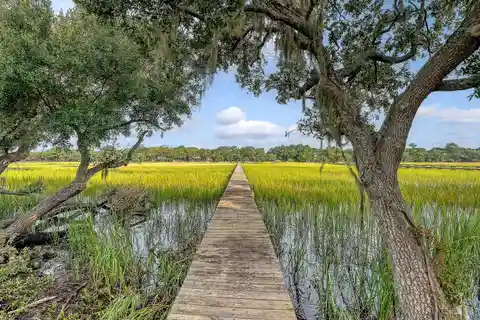 Build a Waterfront Dream Home
