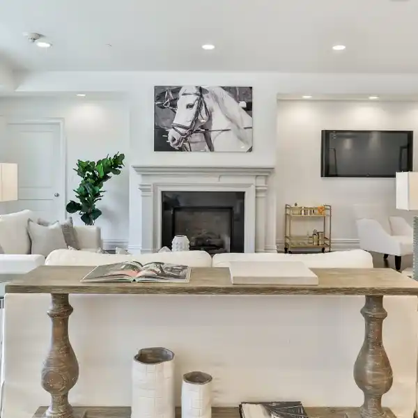 GORGEOUS THREE BEDROOM LUXURY CONDO IN HEATHCOTE