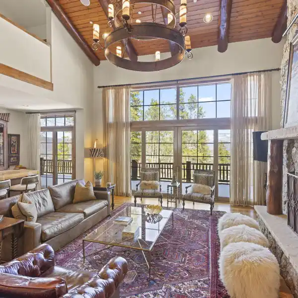 REMARKABLE MOUNTAIN ESTATE