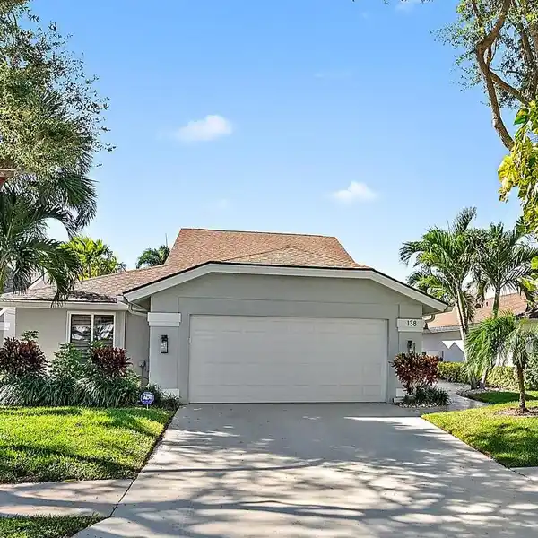 RELAXED FLORIDA LIVING