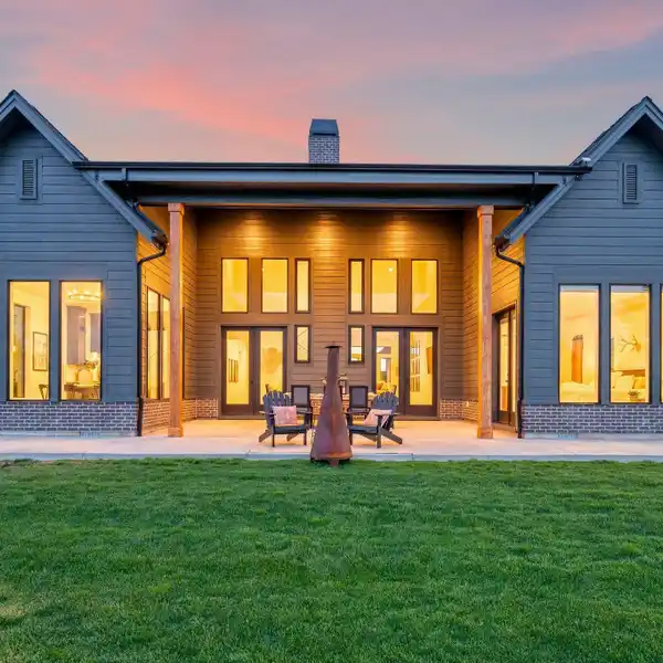 ELEVATED LUXURY LIVING WITH EXCEPTIONAL OUTDOOR SPACES