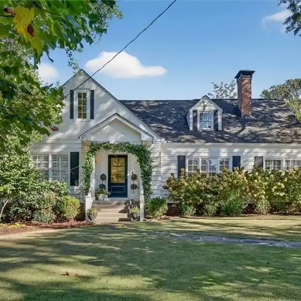 CHARMING RENOVATED TRADITIONAL HOME IN GARDEN HILLS