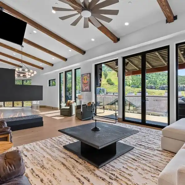 CRAWFORD SQUARE'S PREMIER MOUNTAIN RESIDENCES