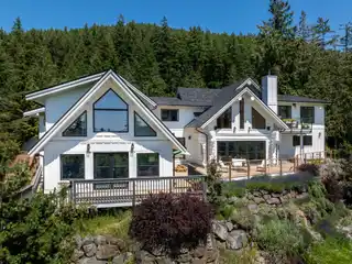 Exceptional Country Estate of Nearly Ten Acres