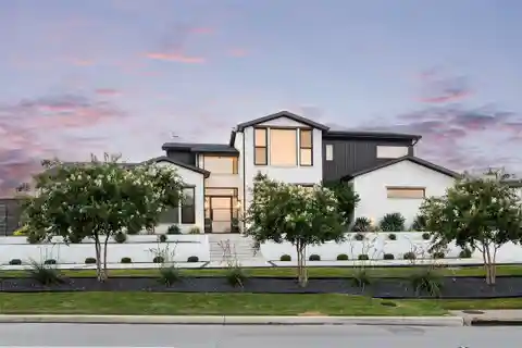 Modern Elegance with Effortless Comfort