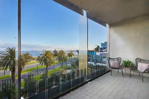 Expansive Residence on an Iconic Beachfront Boulevard
