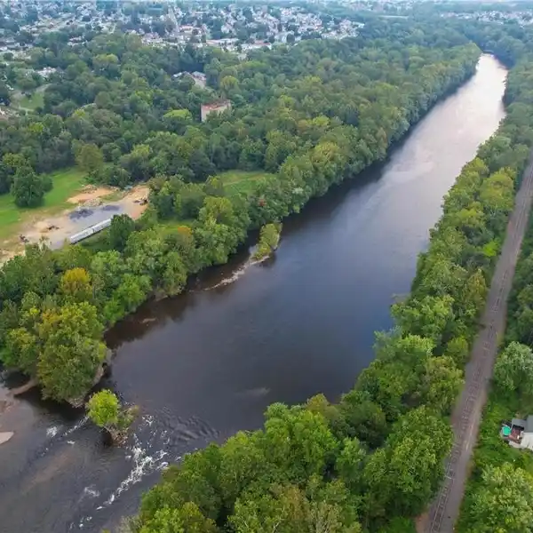34 ACRES ON THE LEHIGH RIVER