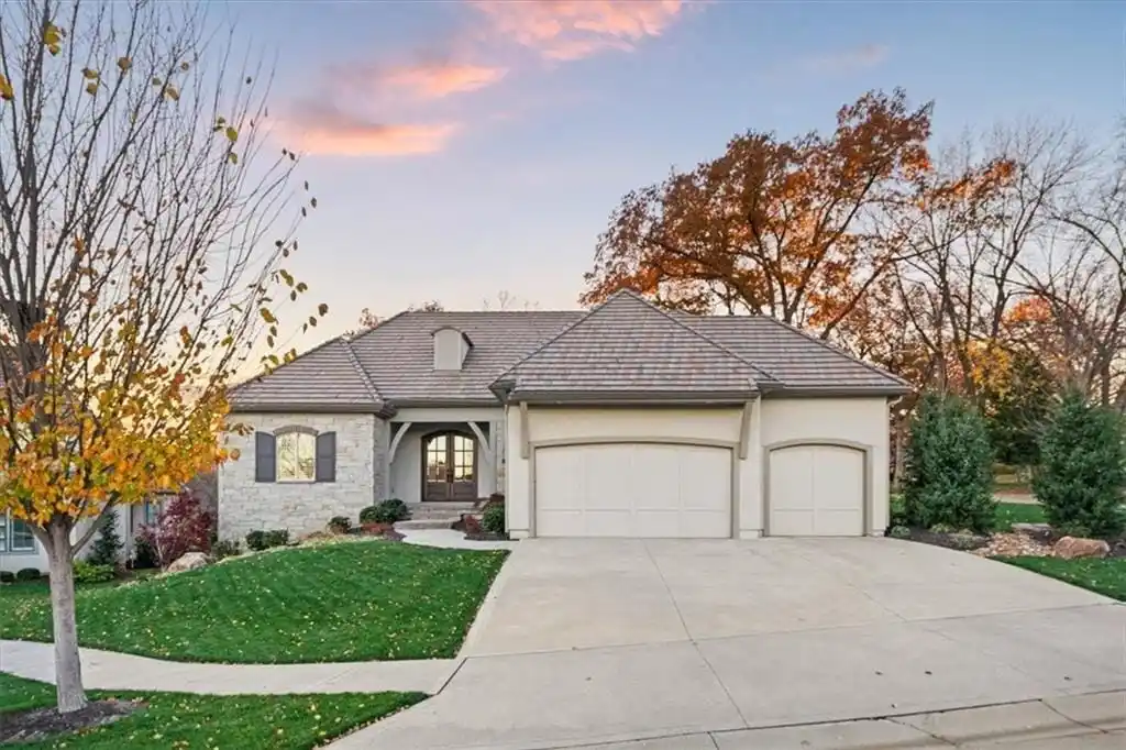 Beautiful Home in Old Leawood