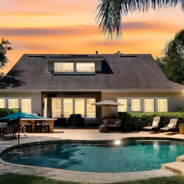 SPACIOUS FAMILY HOME IN PRESTIGIOUS GOLF COMMUNITY