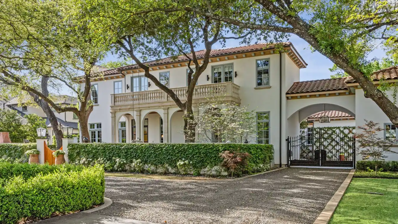 Elevated Living in Preston Hollow
