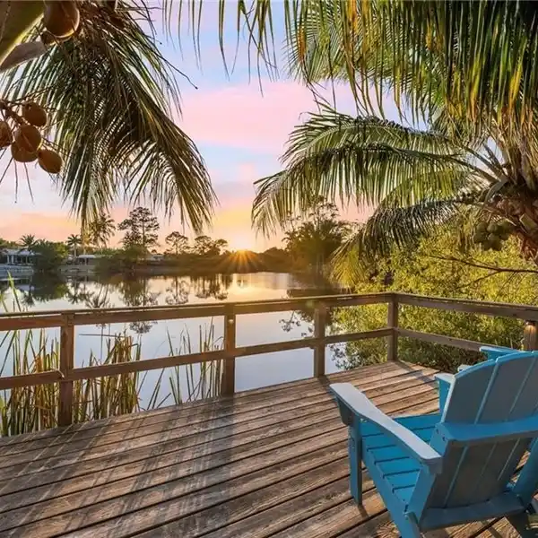 OLD FLORIDA IN THE HEART OF NAPLES