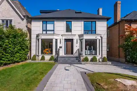 Designer Home in Prestigious Forest Hill South