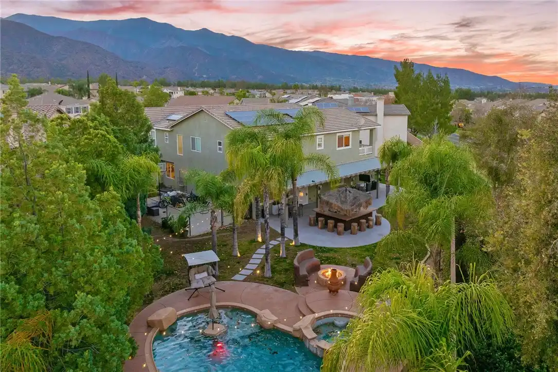 Luxury and Adventure in Sycamore Creek
