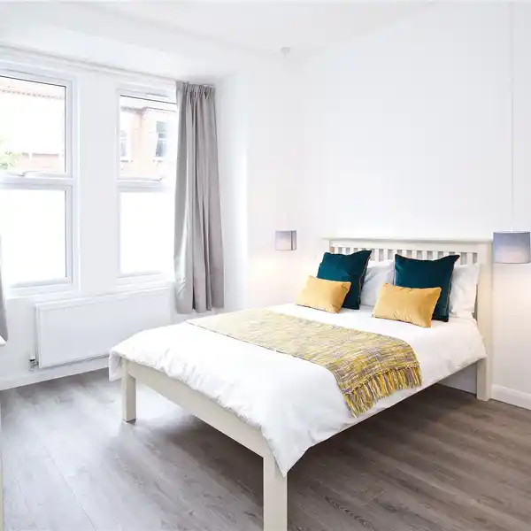 PERIOD CHARM WITH CONTEMPORARY FINISHES