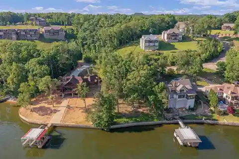 Flat Waterfront Lot with Views of Pickwick Dam