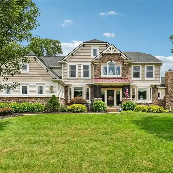 INCREDIBLY LAVISH FAMILY HOME