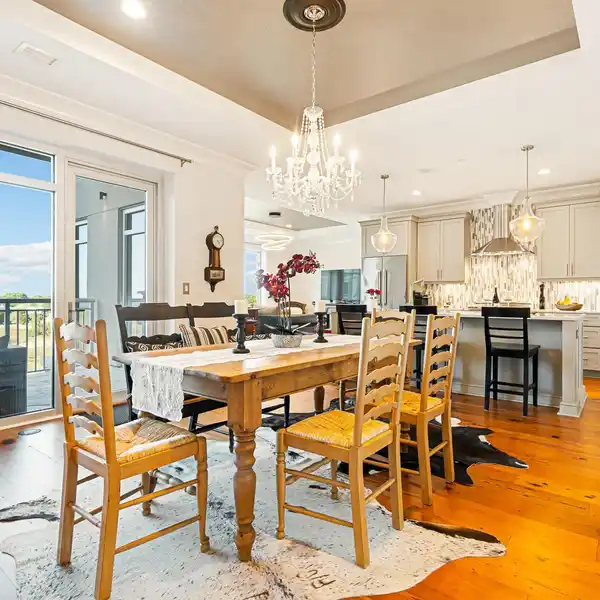 RARE SIXTH-FLOOR CONDO WITH PANORAMIC HARBOR VIEWS