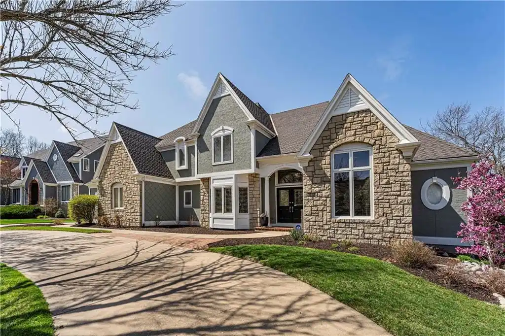 Excellent Home in Outstanding Location