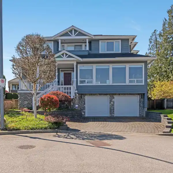 RARE HOME WITH GORGEOUS RIVER VIEWS