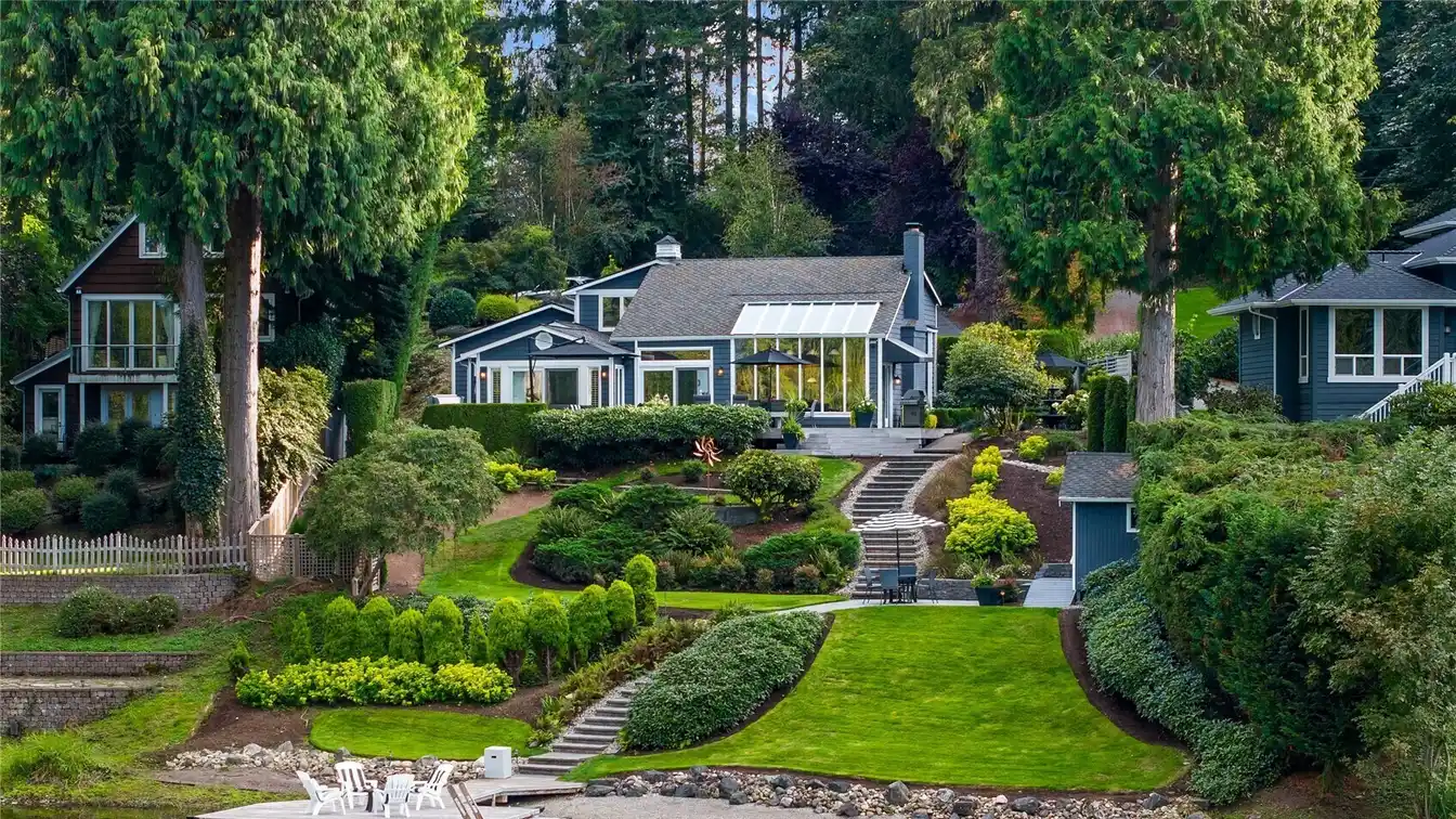 Serene Waterfront Haven