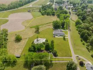 Exceptional Nine-acre Country Estate