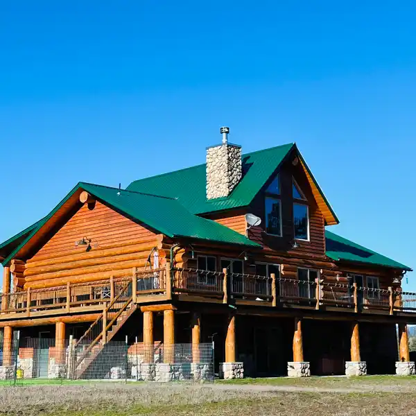 STUNNING LOG HOME ON LAKE ROOSEVELT