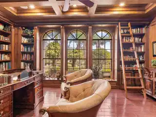 Exquisite Luxury Estate in an Exclusive Country Club