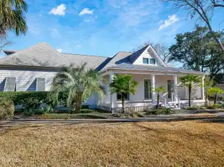 Beautiful Home in Bradley Place