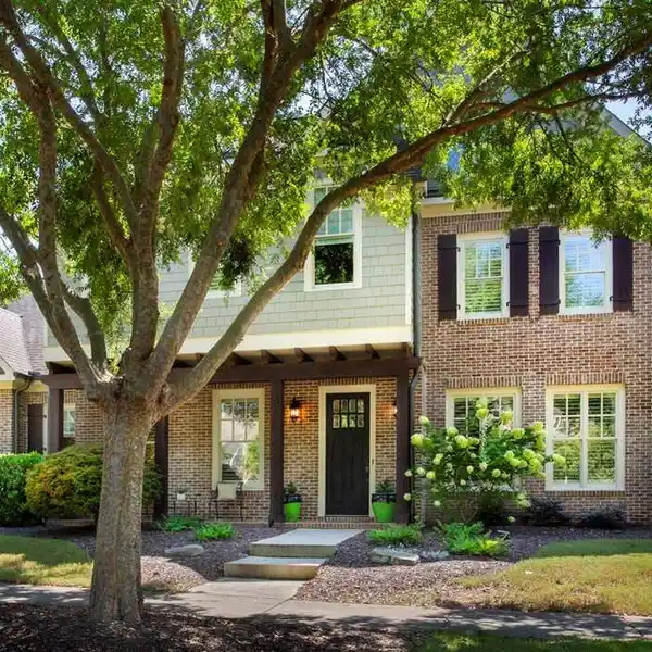ENTERTAINER’S DREAM WITH CHEF’S KITCHEN AND PRIVATE BACKYARD OASIS