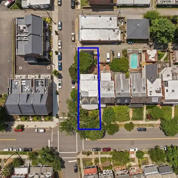 CLASSIC 1921 COLONIAL REVIVAL HOME