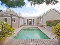MODERN COASTAL LIVING WITH VERSATILE CHARM