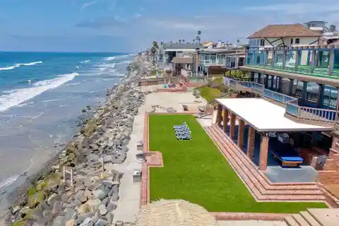 Dream Estate on Pristine Beachfront