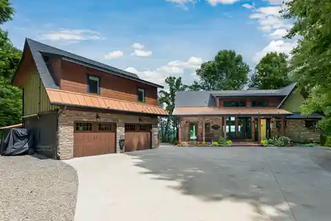 Curtis Creek Retreat with Flexibility