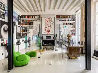 Elegant Meticulously Renovated Apartment