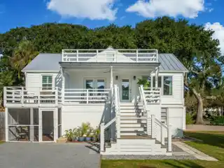 Renovated Duplex Steps from Isle of Palms Beach