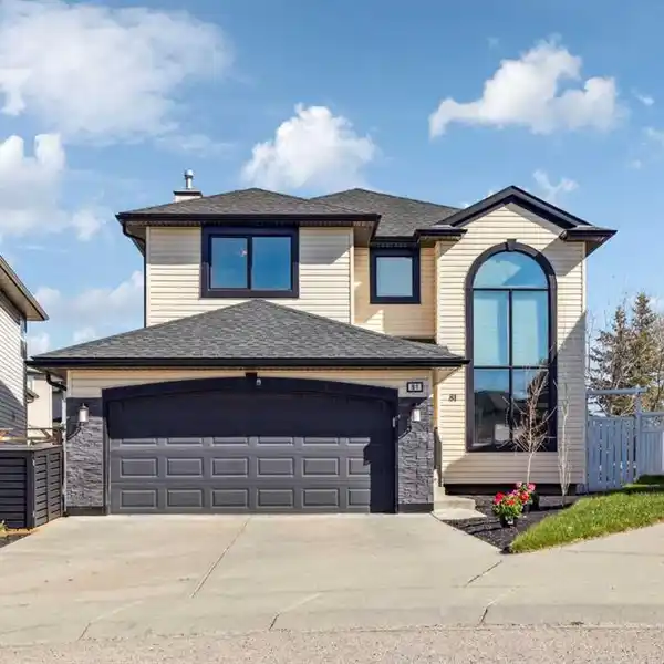 UNIQUE ROCKY RIDGE HOME