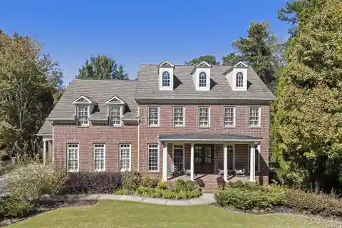 Elegant Monte Hewett Home with Timeless Craftsmanship