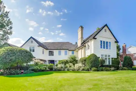 Architectural Masterpiece in Indian Ridge